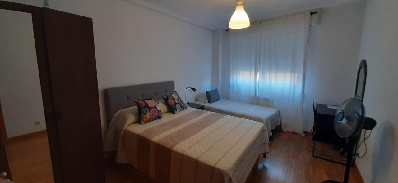 Habitacion, Muy Amplia Y Luminosa, Muy Cerca Del Centro A 15 Min En El Metro A Sol Y Gran Via Madrid Ngoại thất bức ảnh